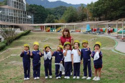秋の遠足 「わんぱく公園」ぞう組（年長児）の集合写真